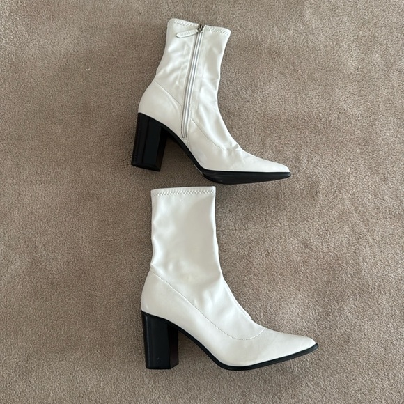 NWOB Schutz Amelie White Leather Stretch Sock Boots size 10 - Picture 1 of 7